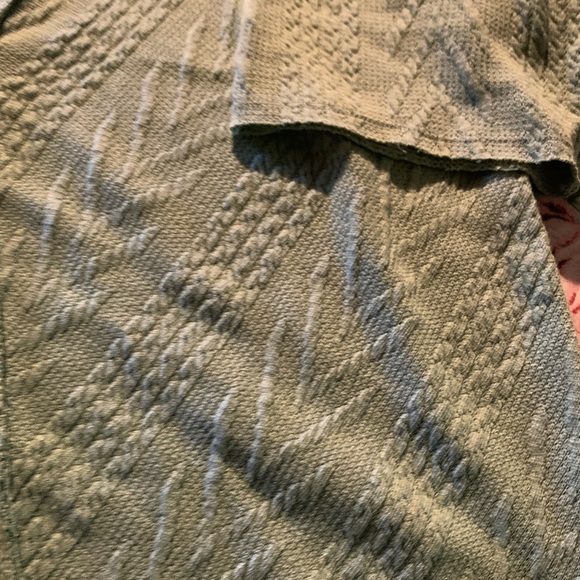 Two Lips Womens Top Short Sleevee Size Medium - Picture 3 of 6